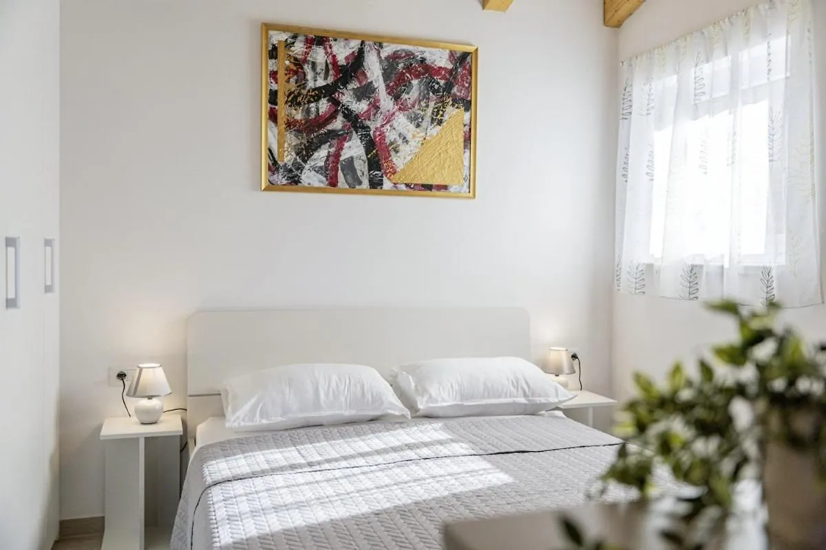 Modean In Pula - Haus Fuer 2-3 Personen Villa Croatia